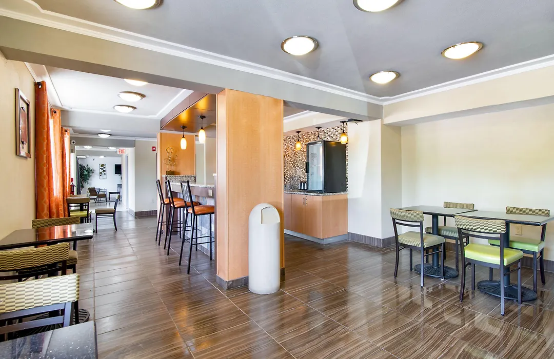 Day'S Inn & Suites By Wyndham Indianapolis Airport East-1