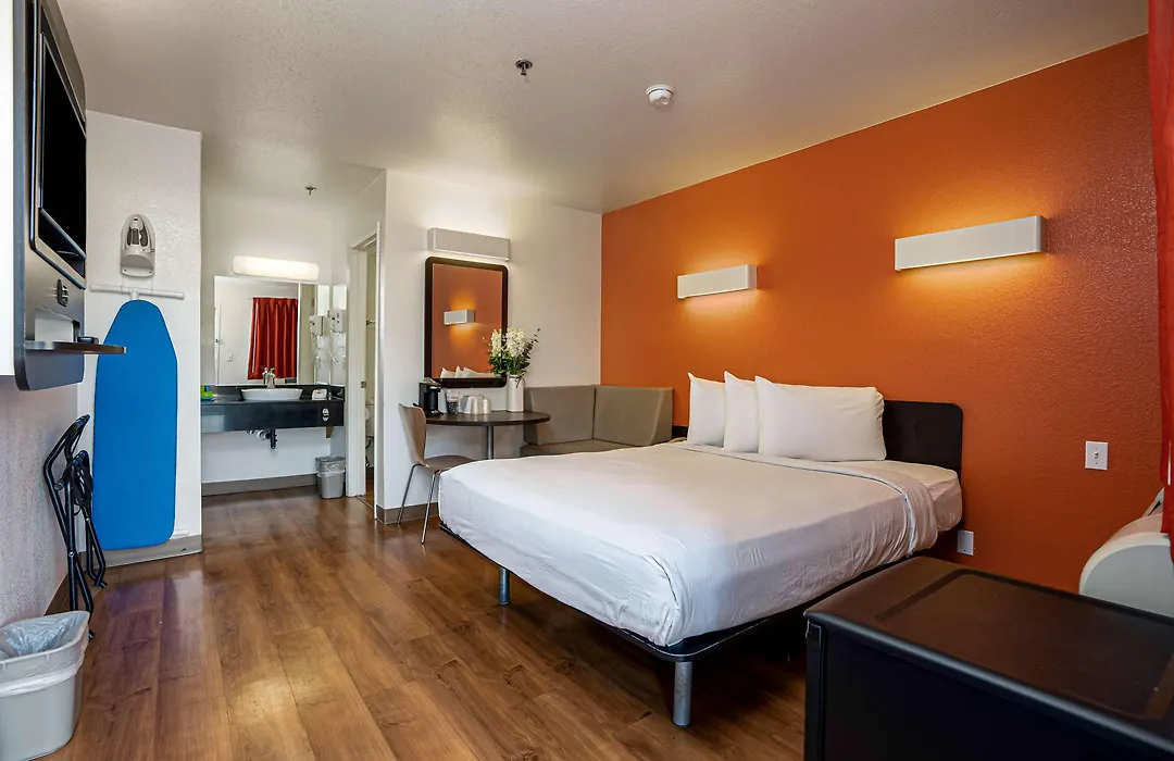 Motel 6-Temecula, Ca - Historic Old Town-1