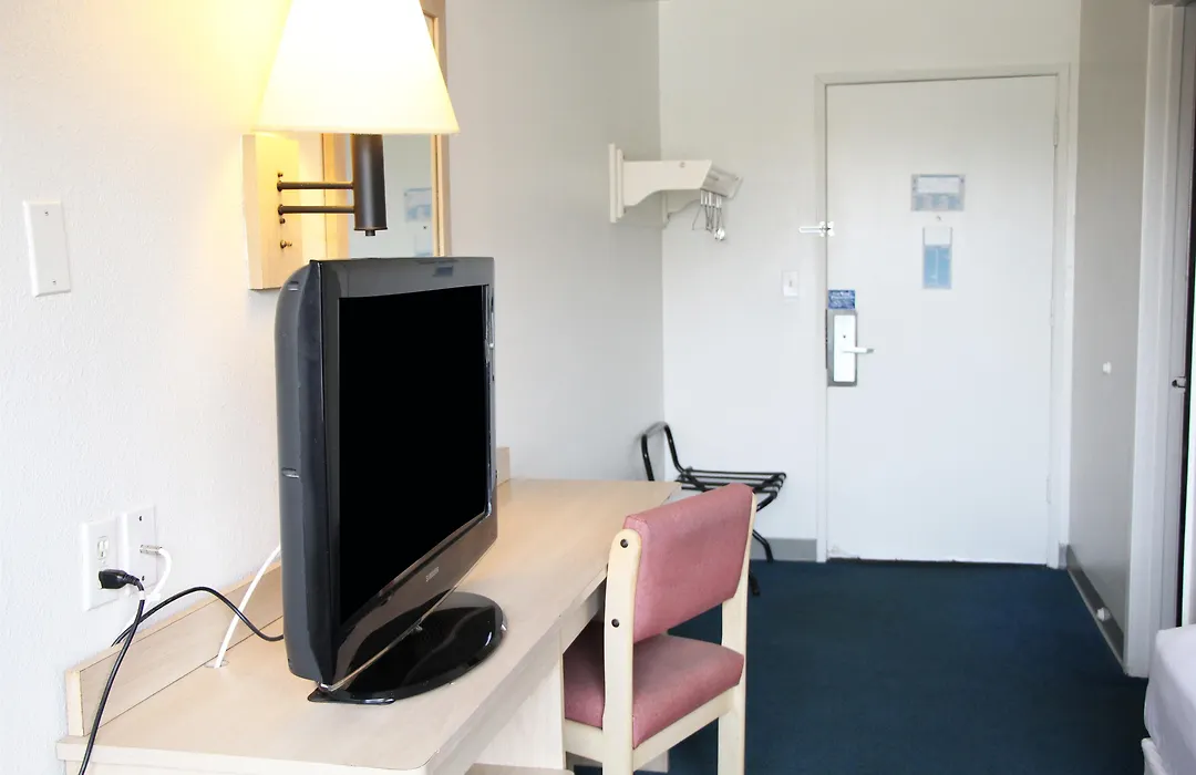 Americas Best Value Inn East Peoria-1
