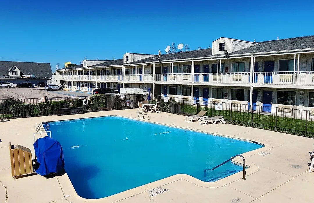 Motel 6-Webster, Tx - Houston - Nasa Lake-1