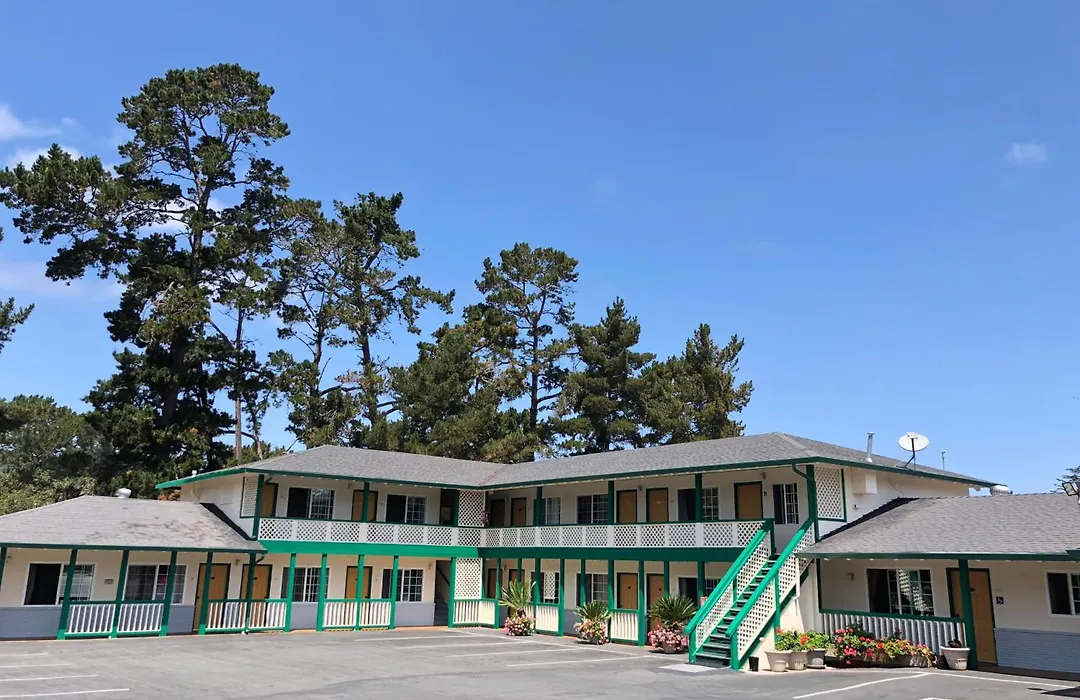 Monterey Pines Inn-1