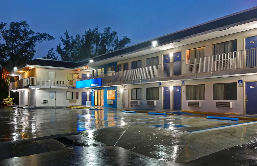 Motel 6 Dania Beach-1
