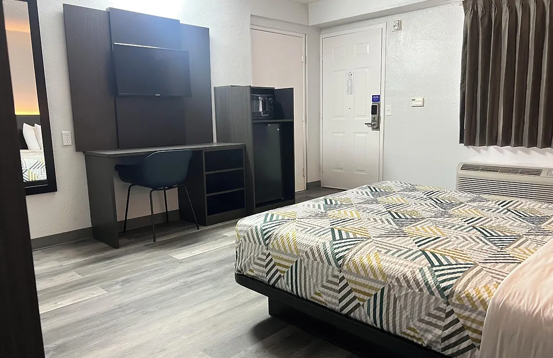Motel 6-Middleburg Heights, Oh - Cleveland-1