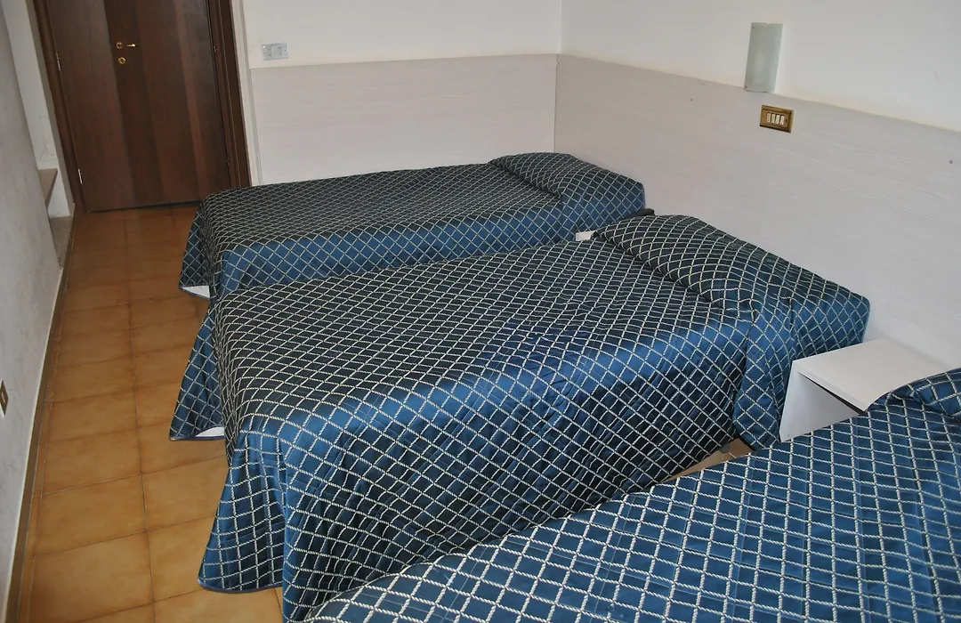 Auto Park Hotel-1