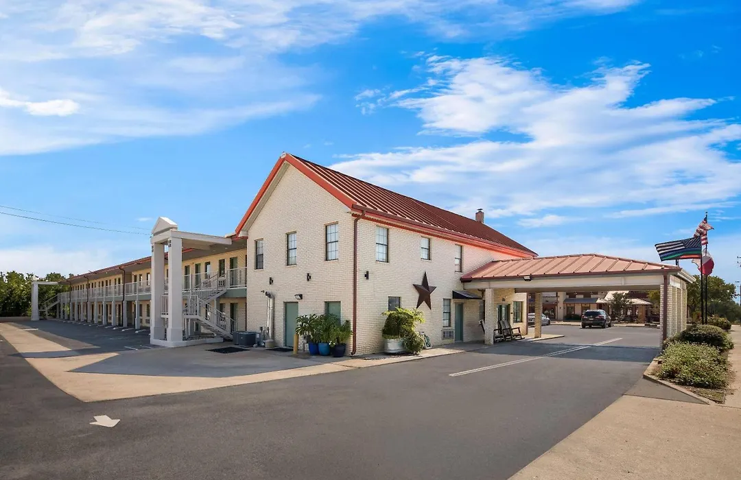 Super 8 By Wyndham Fredericksburg-1
