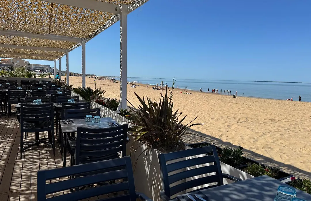 Acadie Saint Victor - Hôtel restaurant -Face mer- Châtelaillon plage-1