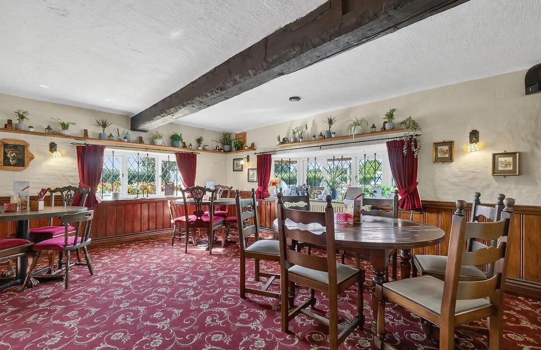Greyhound Country Inn-1