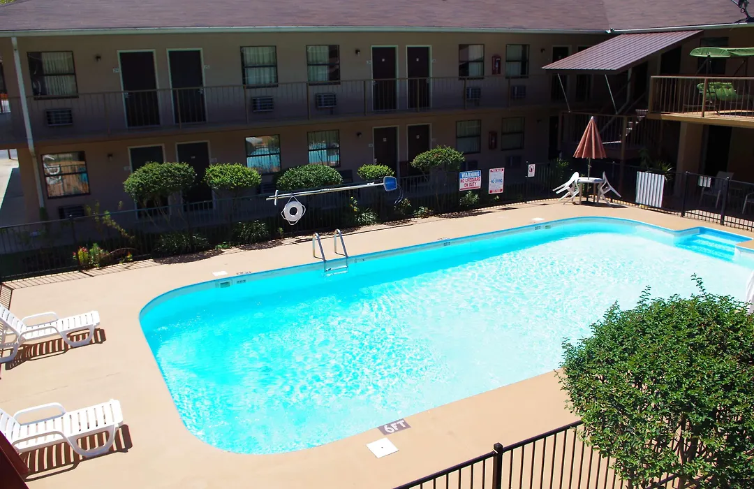 Americas Best Value Inn - Malvern-1