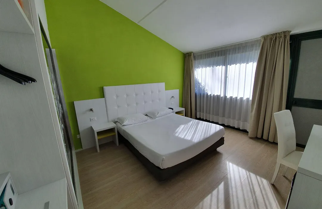 Green Hotel-1