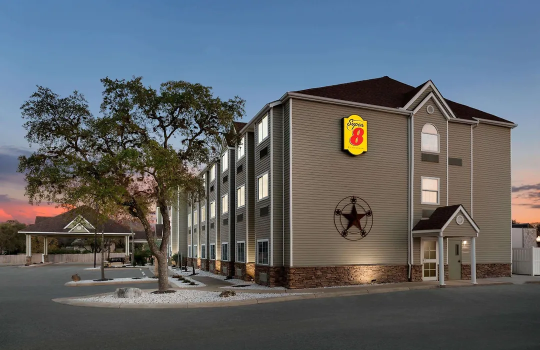 Super 8 By Wyndham San Antonio Airport North-1