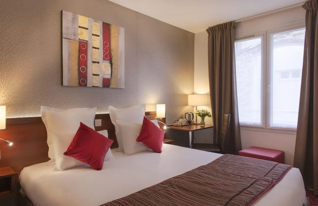 Hotel Izzy-1