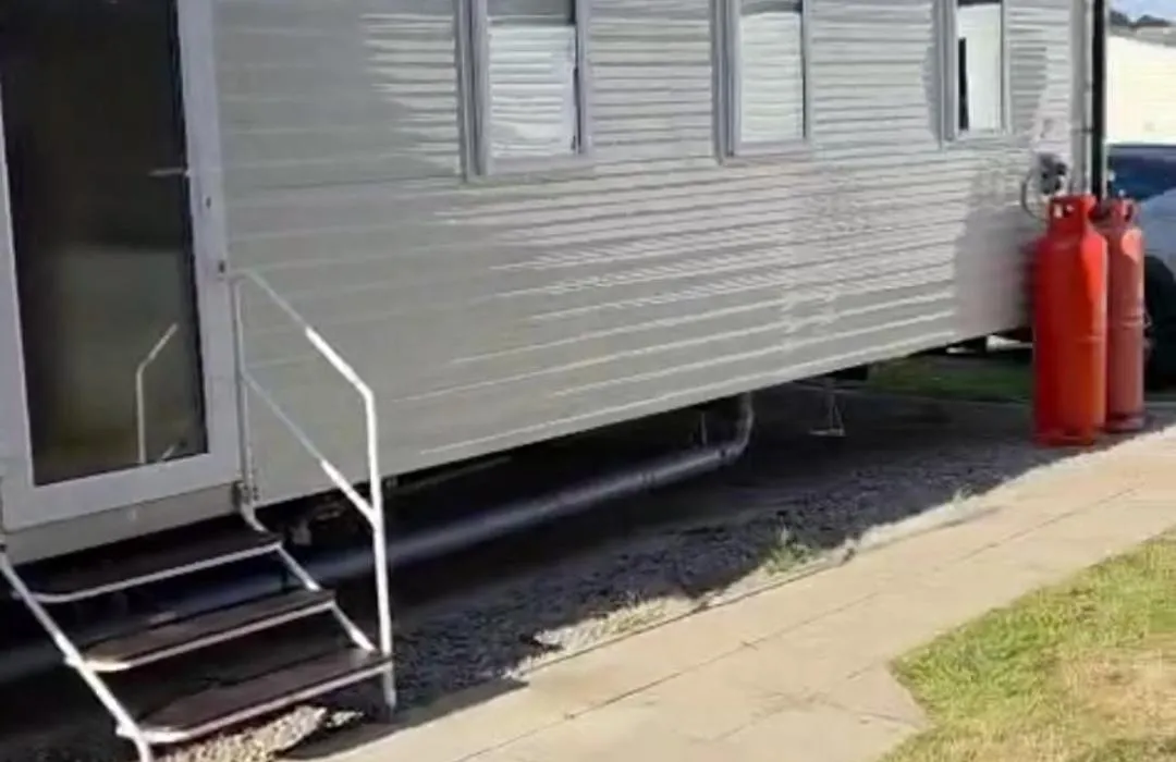 Zucolli'S Caravan At Trecco Bay Holiday Park-1