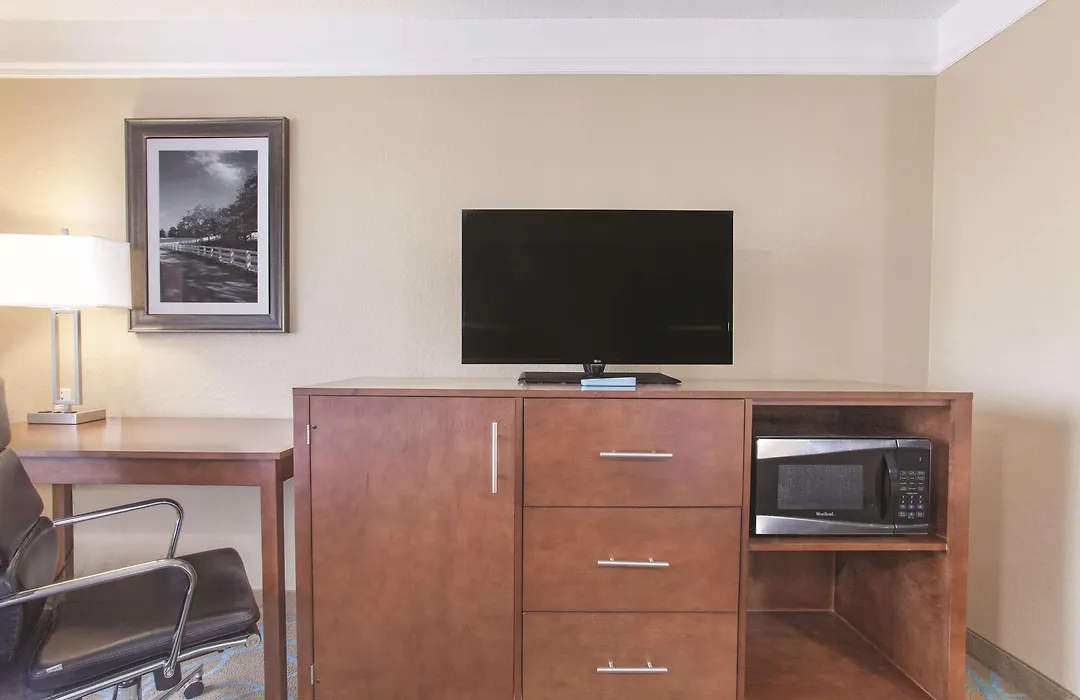 La Quinta By Wyndham Elizabethtown-1
