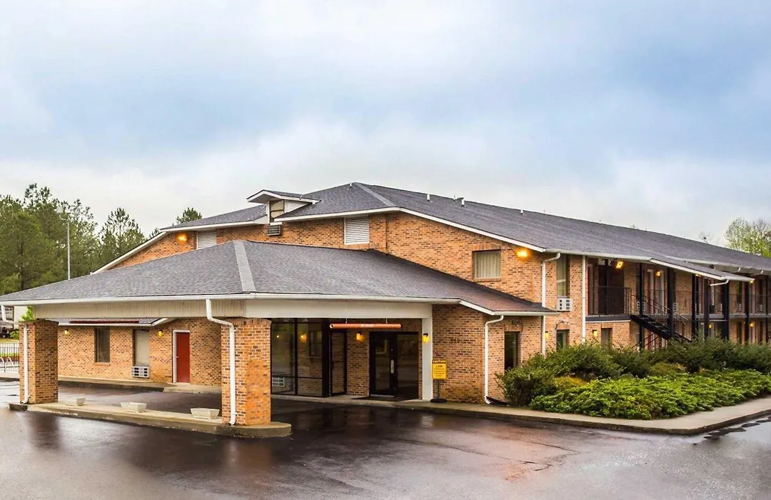 Econo Lodge Inn & Suites Lugoff-1