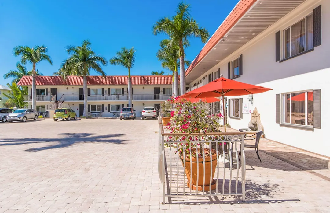 Hibiscus Suites - Sarasota-1