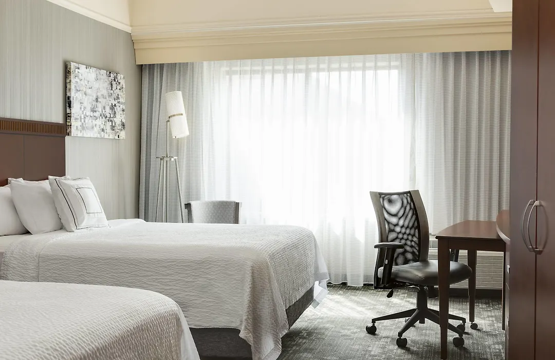 Courtyard By Marriott Columbia-1