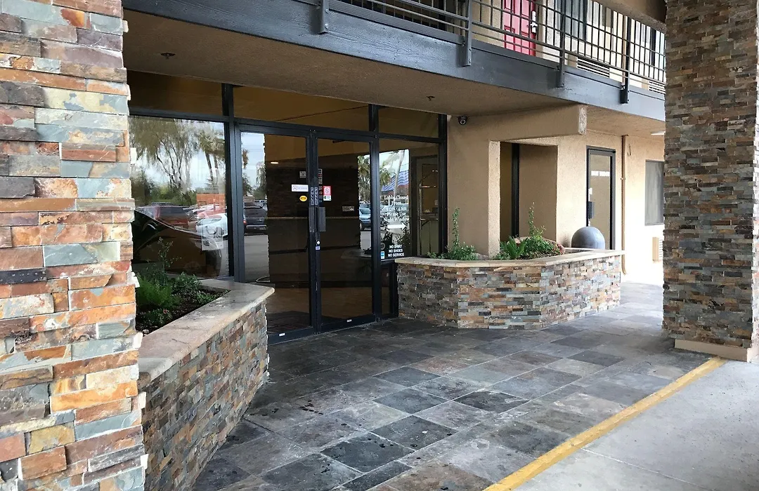 Travelers Inn - Phoenix-1