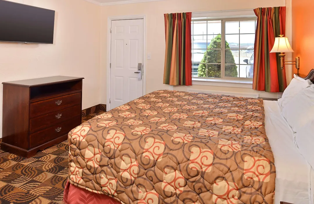 Americas Best Value Inn & Suites Klamath Falls-1
