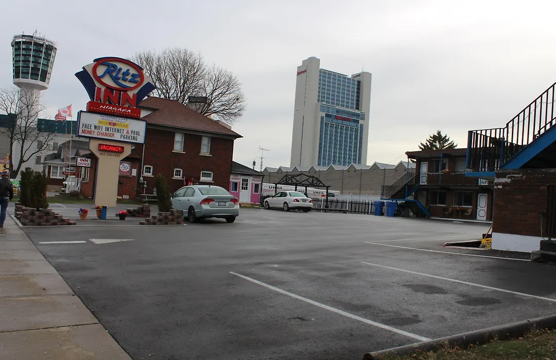 Ritz Inn Niagara-1