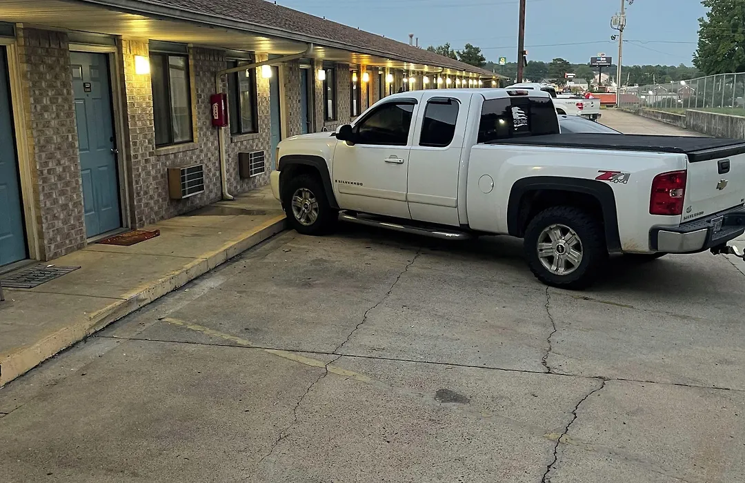 Executive Inn-1