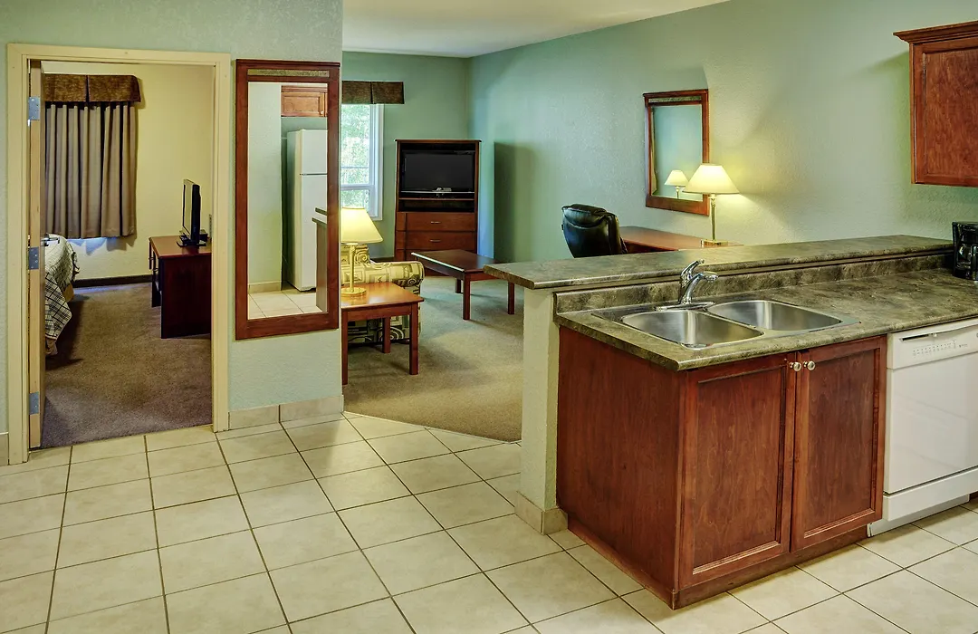 Lakeview Inns & Suites - Chetwynd-1