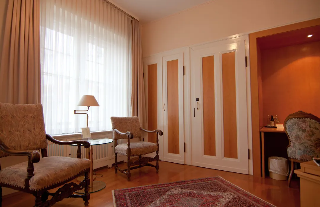 Parkhotel Unter Den Linden-1