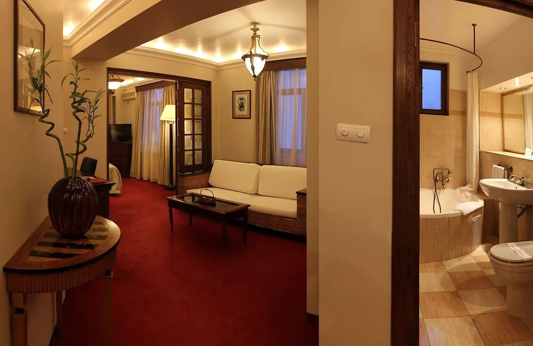 Arc De Triomphe Apartments-1
