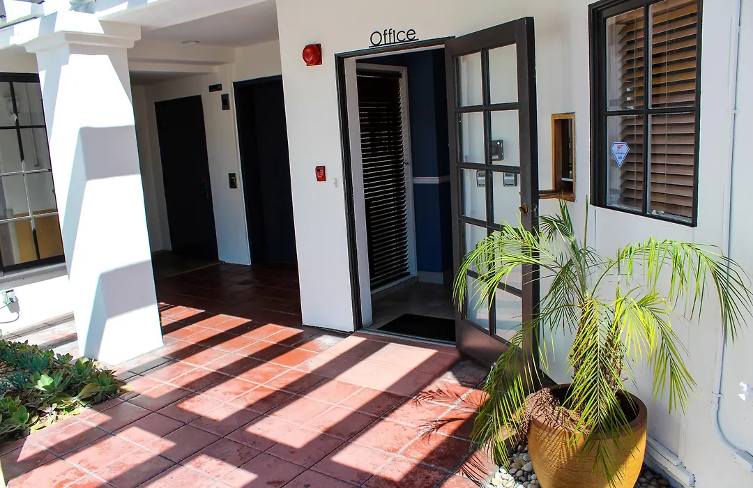 The Surfbreak Hotel-1
