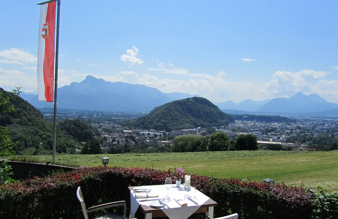 Hotel Schoene Aussicht-1