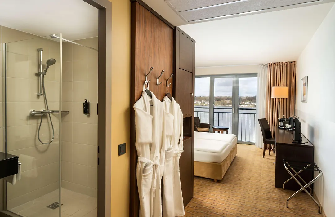 Elaya Hotel Hamburg Finkenwerder-1