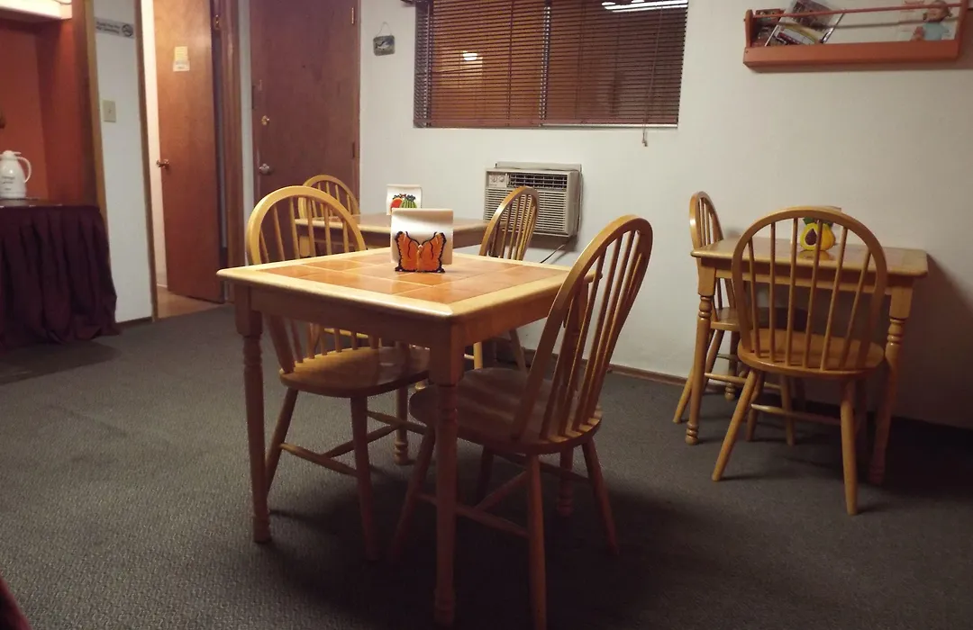 Caboose Motel-1