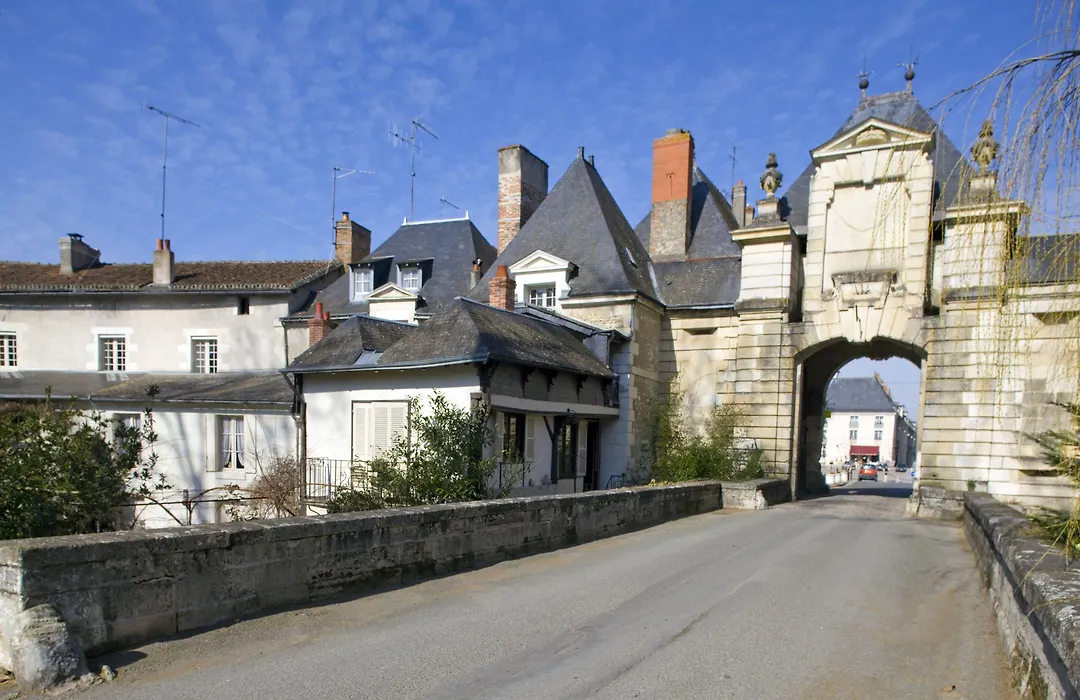 Logis Hôtel Restaurant Le Puits Doré-1