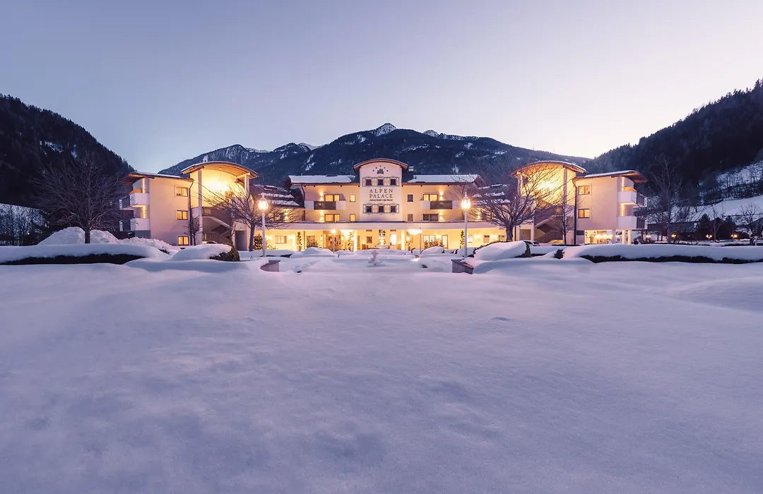 Alpenpalace Luxury Hideaway & Spa Retreat-1