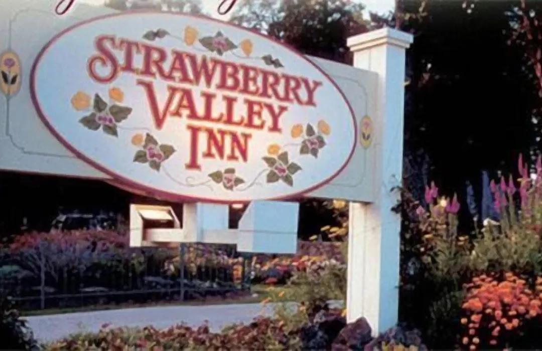Strawberry Valley Inn-1