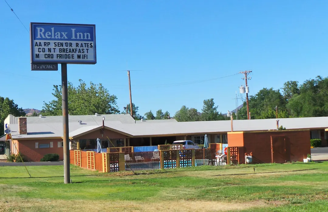Relax Inn Yreka-1