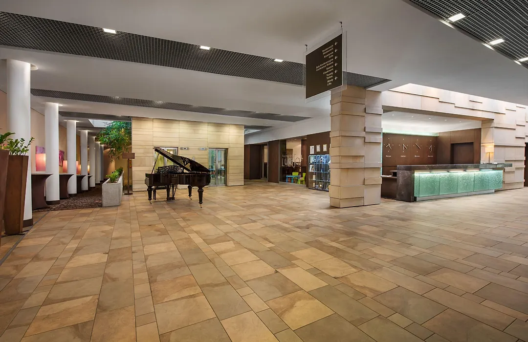 Holiday Inn Resort Warsaw Jozefow By Ihg-1