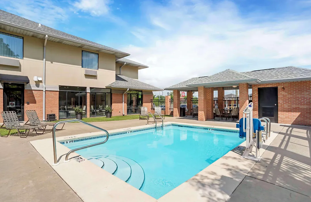 Best Western Plus Two Rivers Hotel & Suites-1