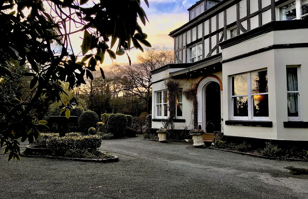 Brook Hall Hotel-1