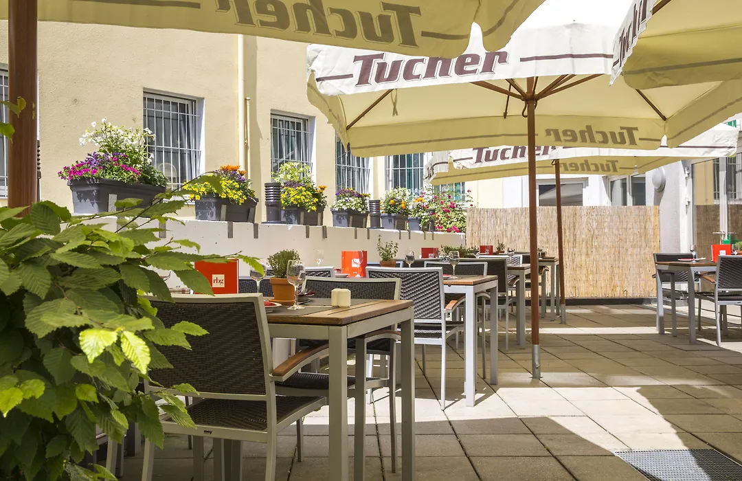 Park Inn by Radisson Nürnberg-1