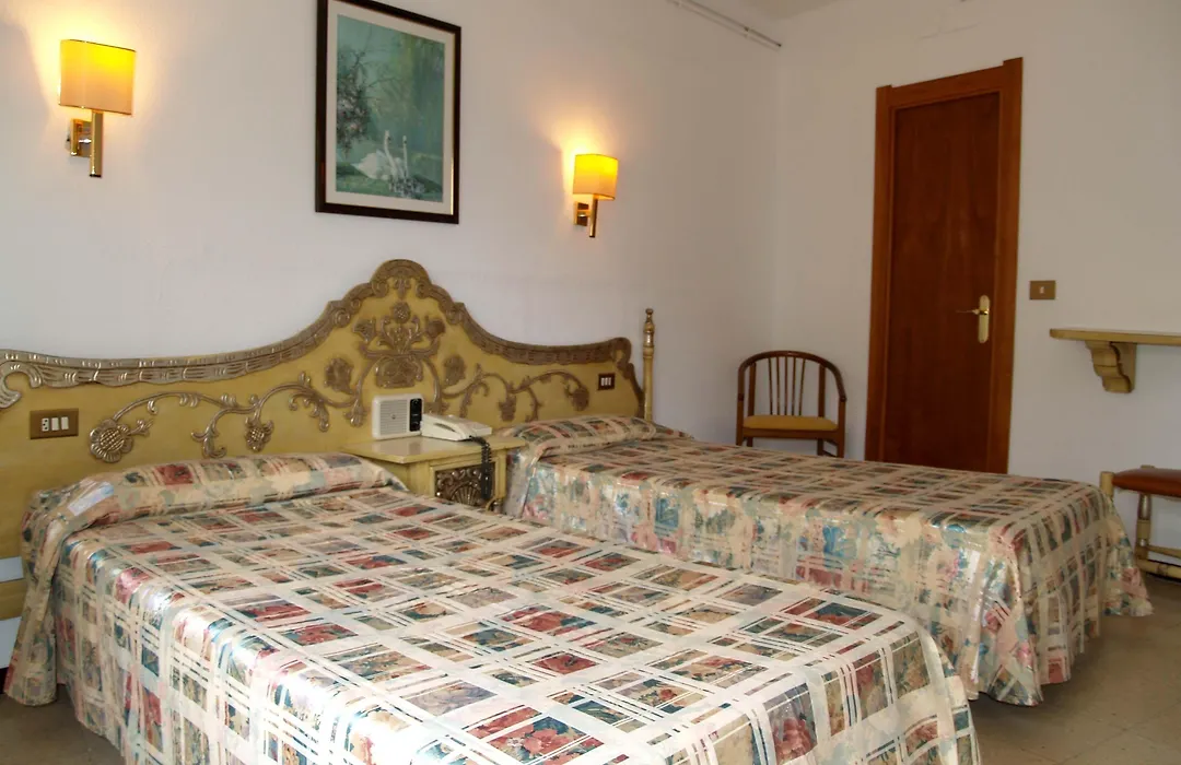 Hotel Hostal Del Sol-1