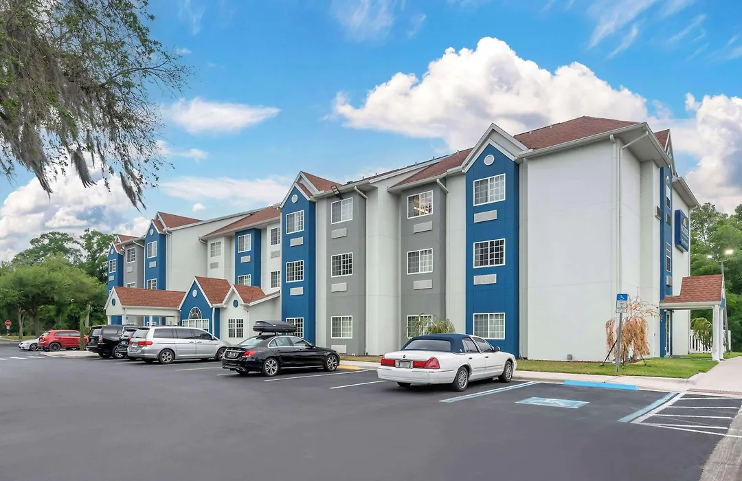 Microtel Inn & Suites By Wyndham Brooksville-1