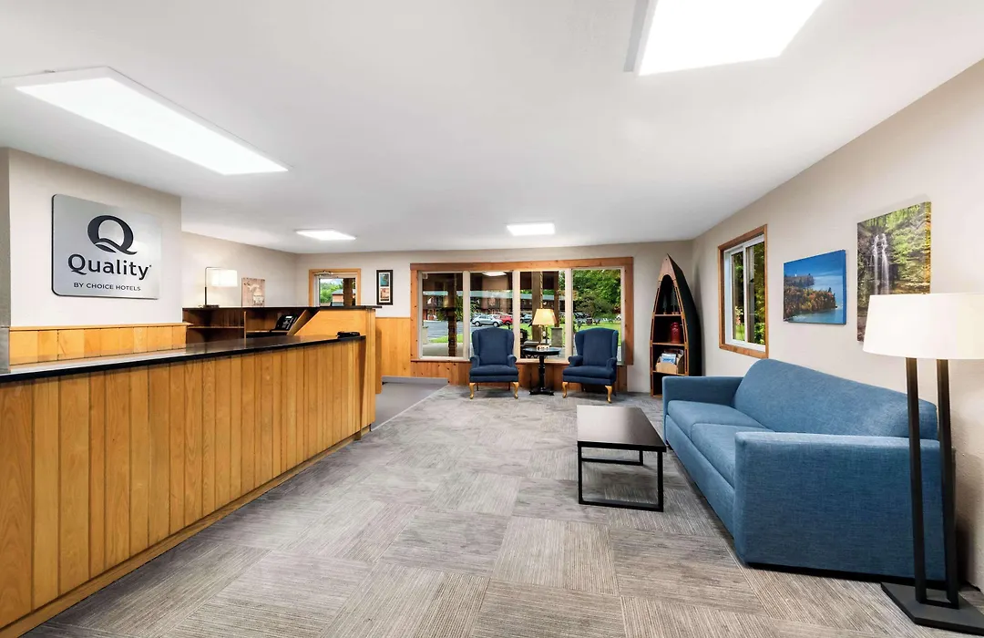 Quality Inn & Suites Munising-1
