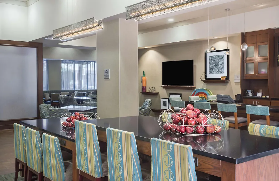 Hampton Inn & Suites Little Rock-Downtown-1