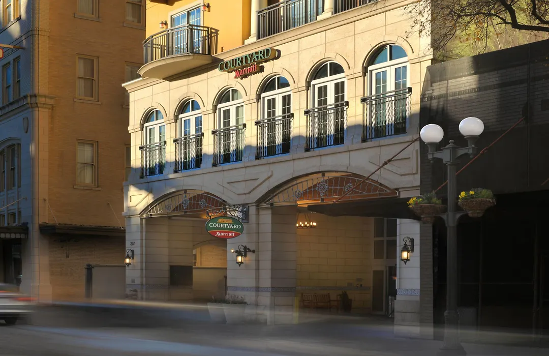 Courtyard By Marriott San Antonio Riverwalk-1