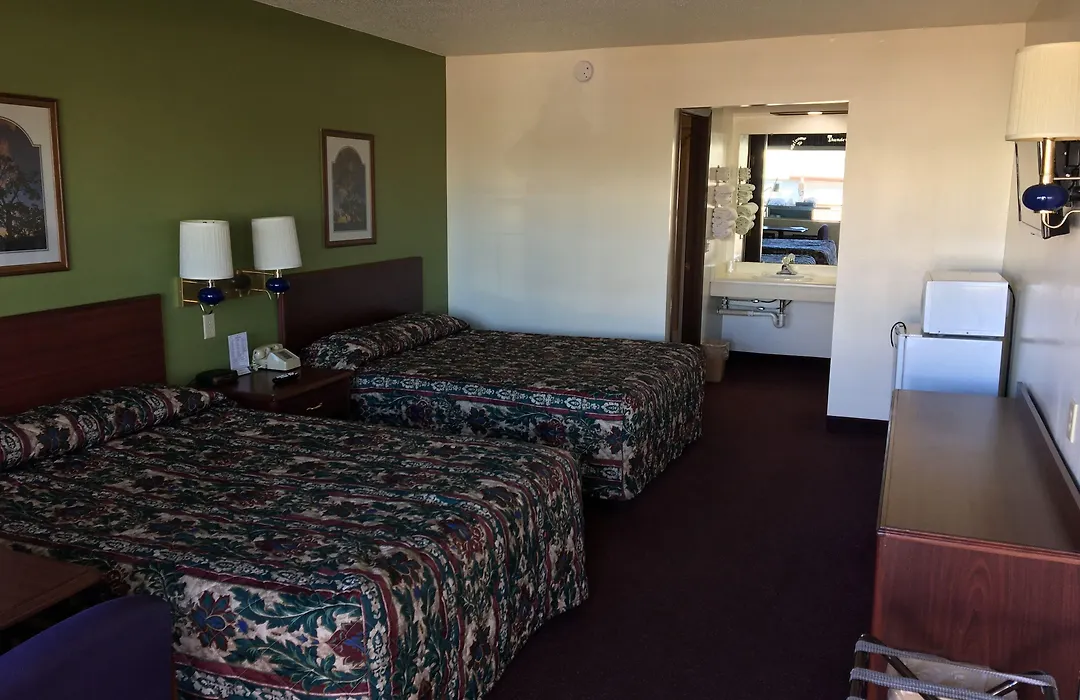 Thunderbird Motor Inn-1