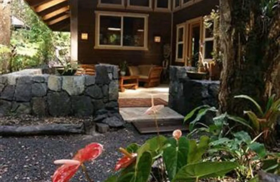 Volcano Mist Cottage-1