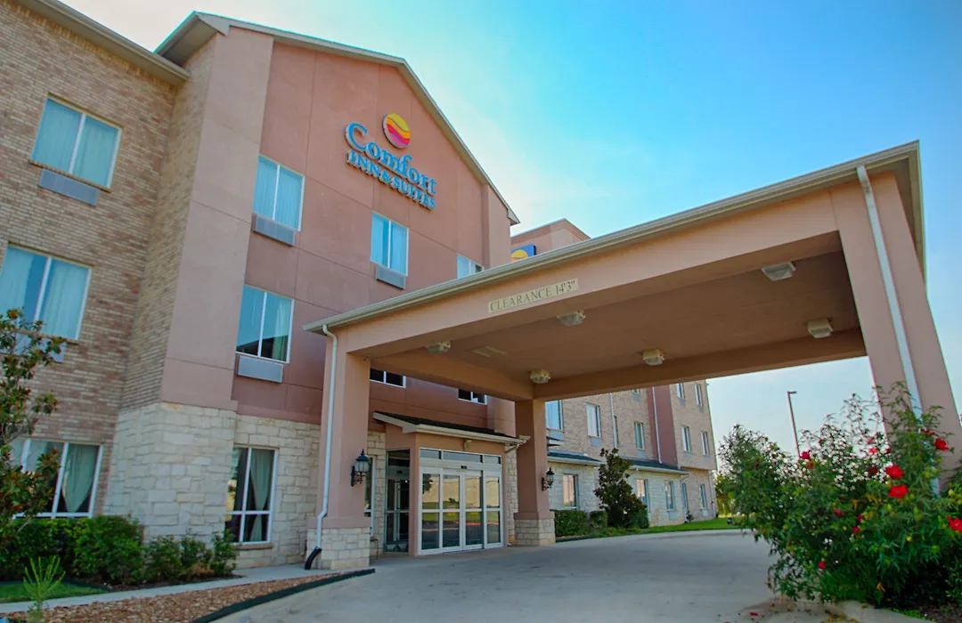 Comfort Inn & Suites Near Lake Lewisville-1