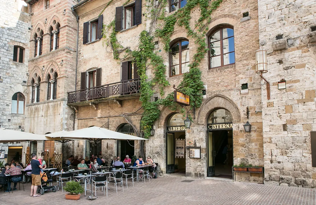 Hotel La Cisterna-1