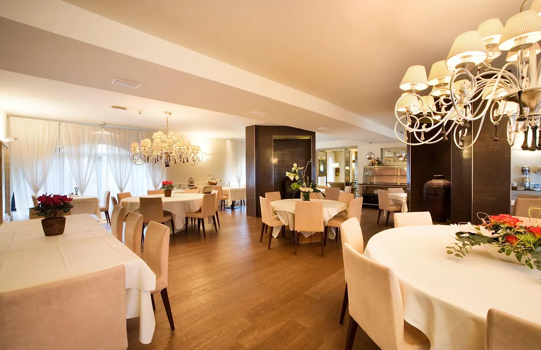 Hotel Parigi 2 & Spa-1