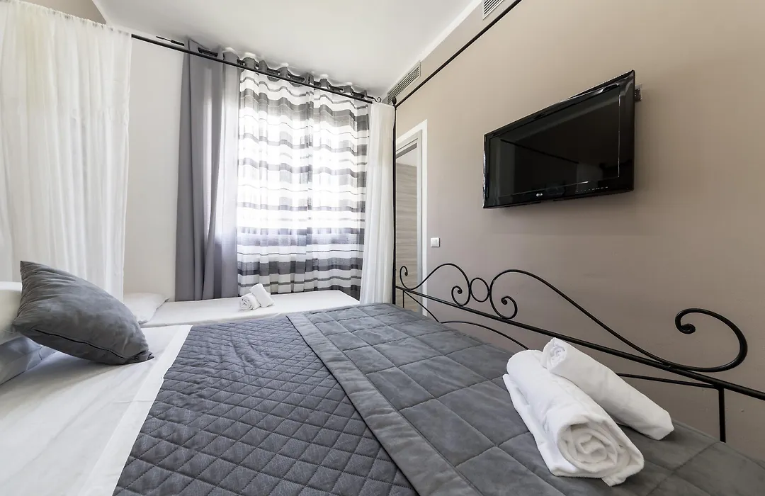 Hotel Canarino-1